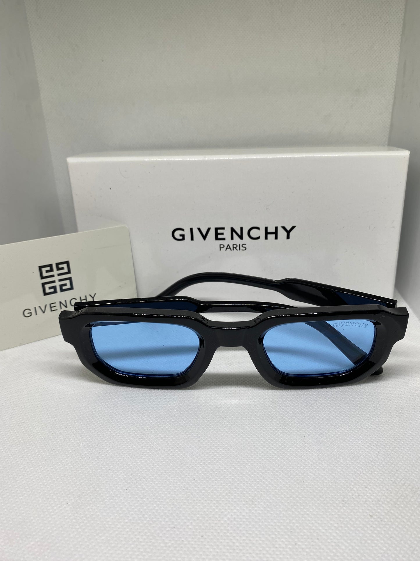 Givenchy bleu