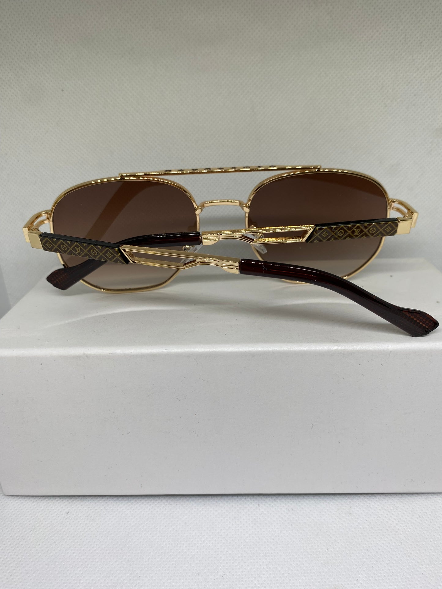 LV marron dore