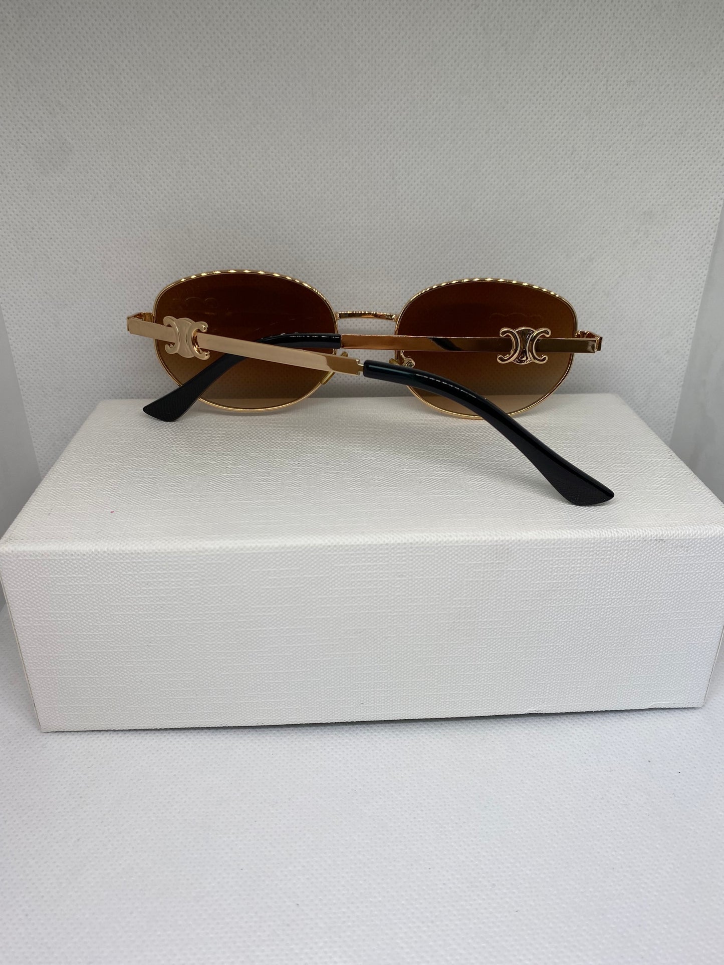 Céline marron dore fin