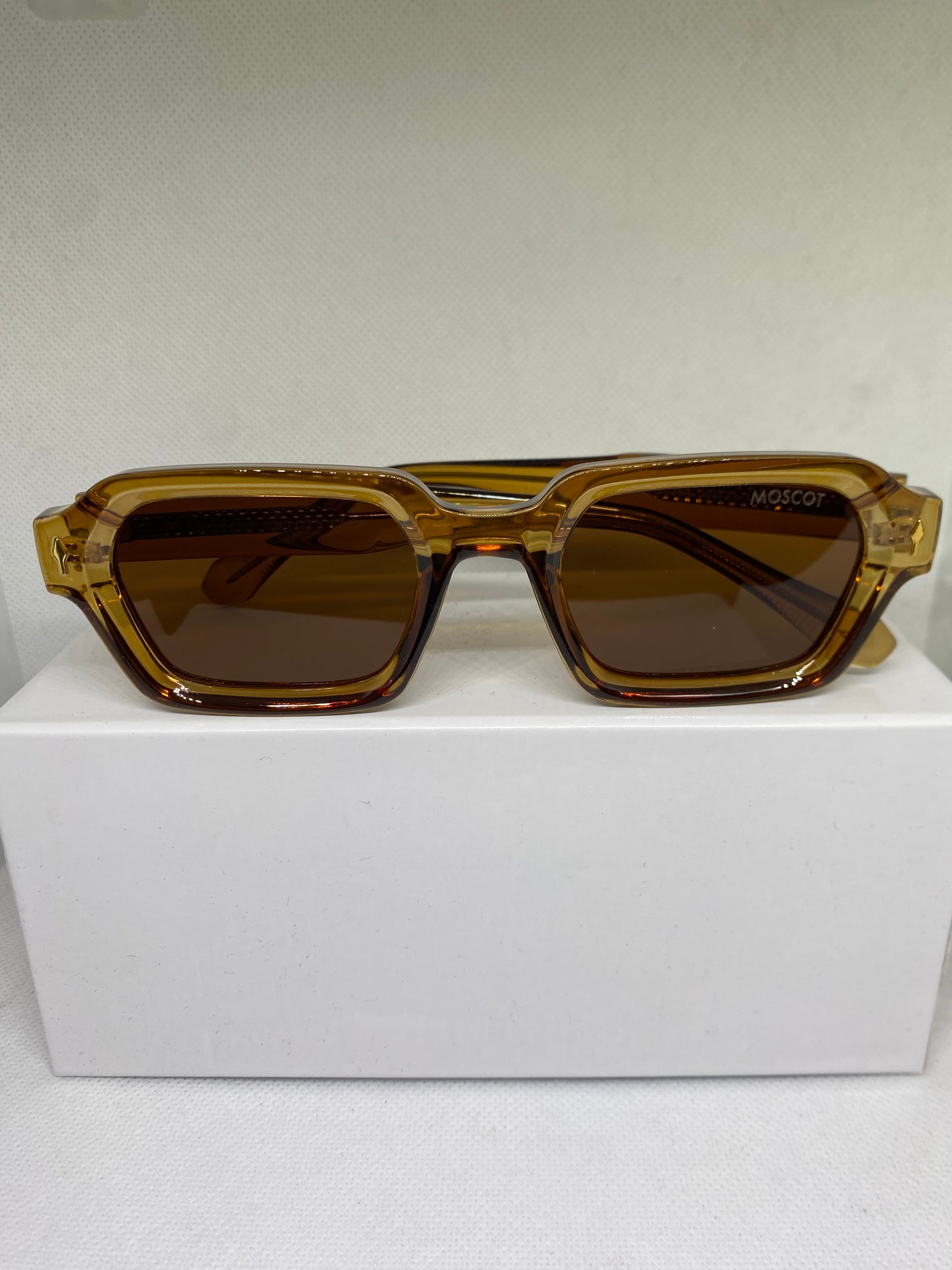 Moscot marron miel polarise