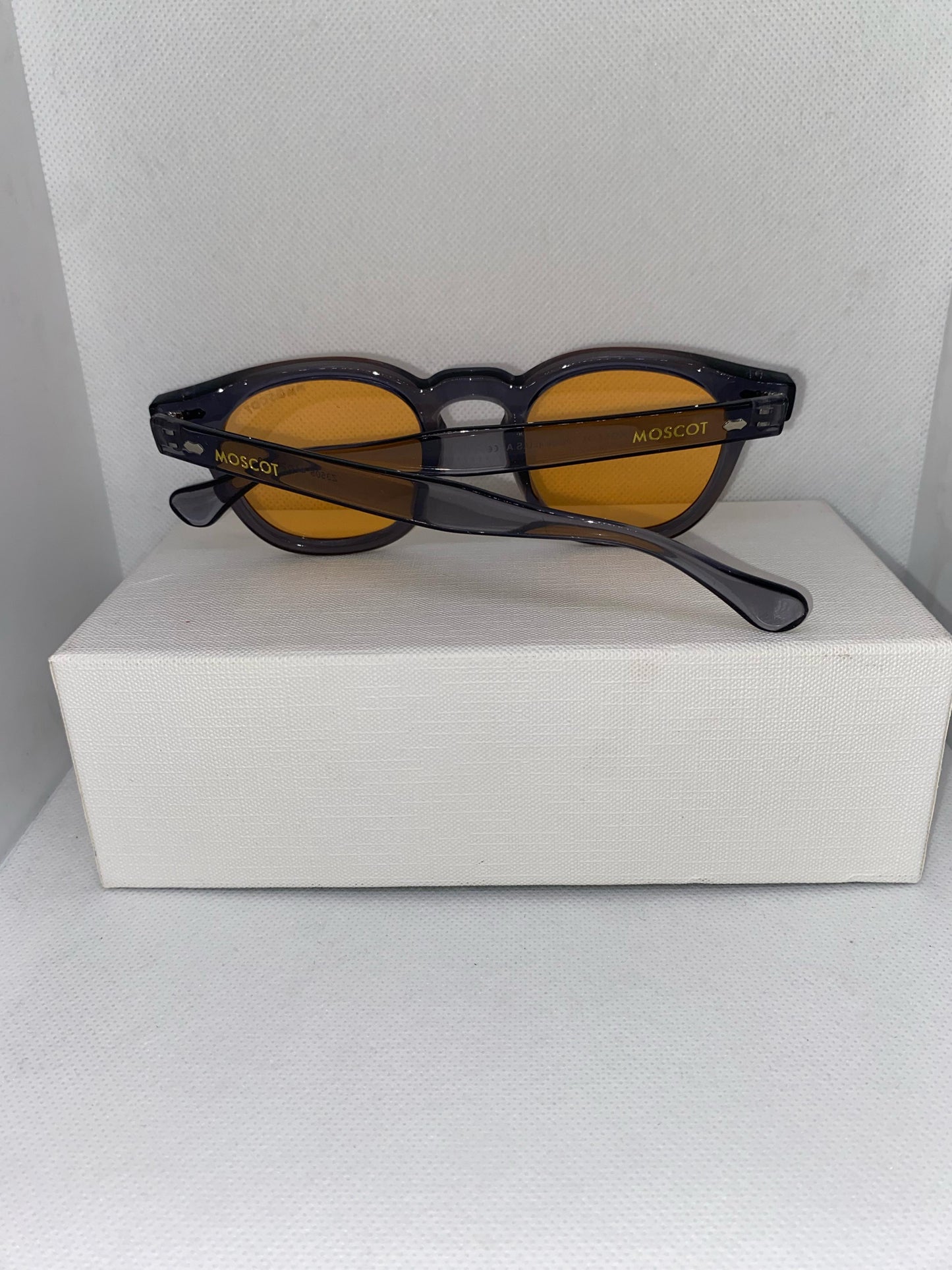 MOSCOT ORANGE BERKANE
