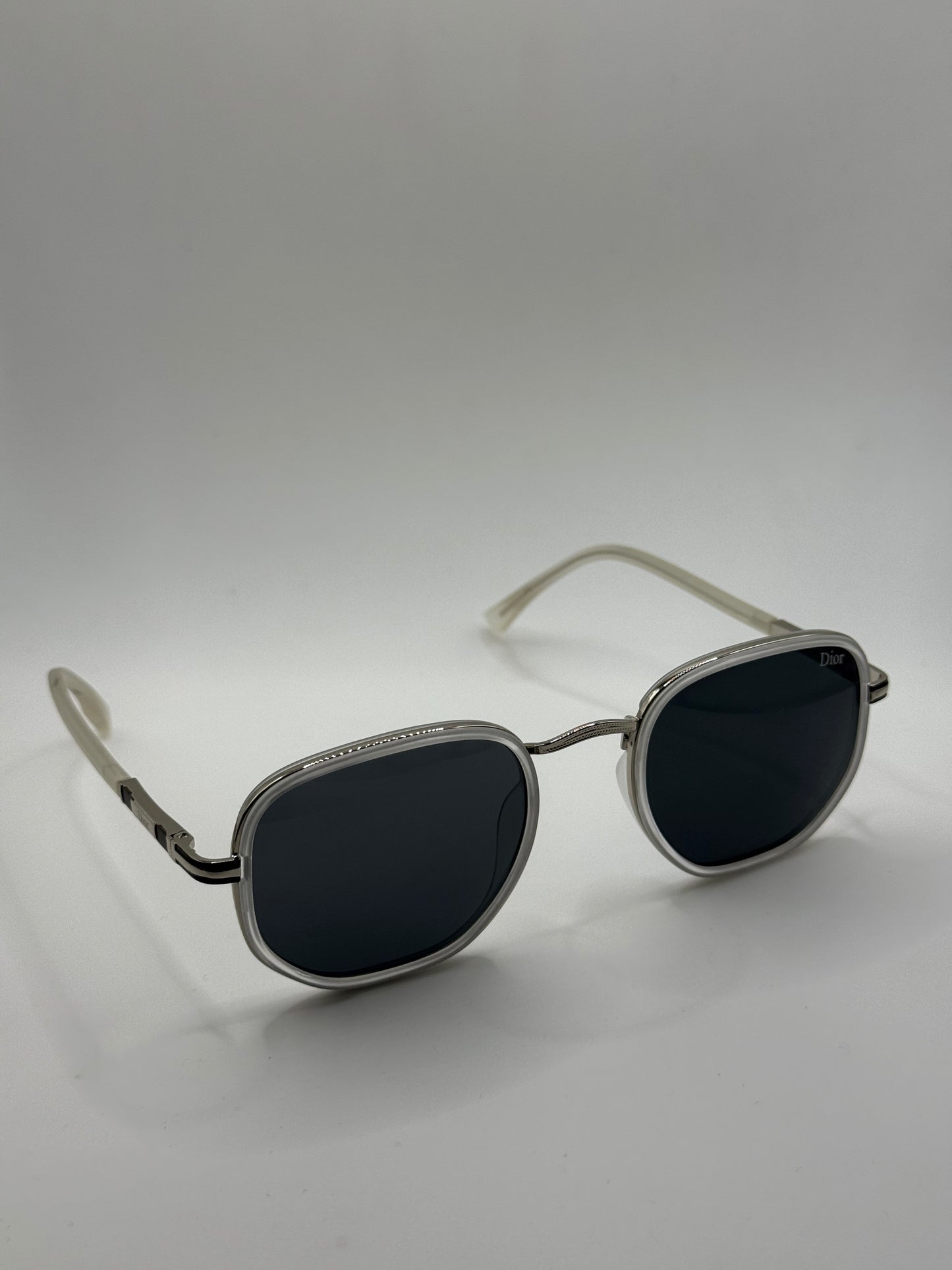 Dior T0922