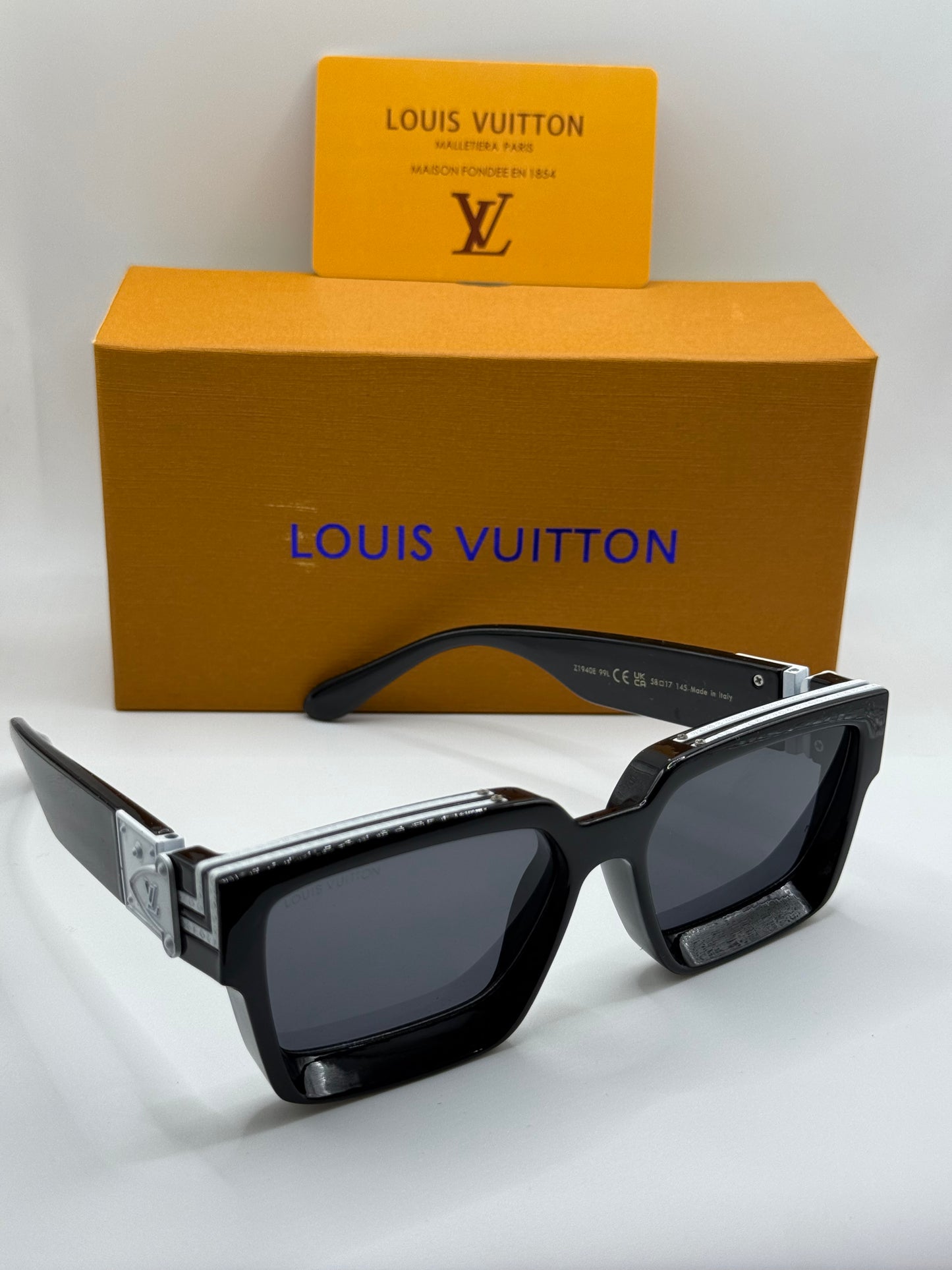 Louis Vuitton millionnaire Z1940E