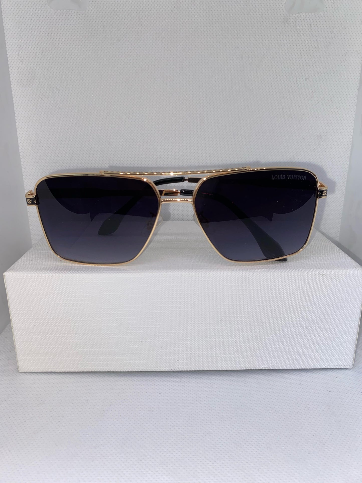 LOUIS VUITTON BLACK BIG SIZE