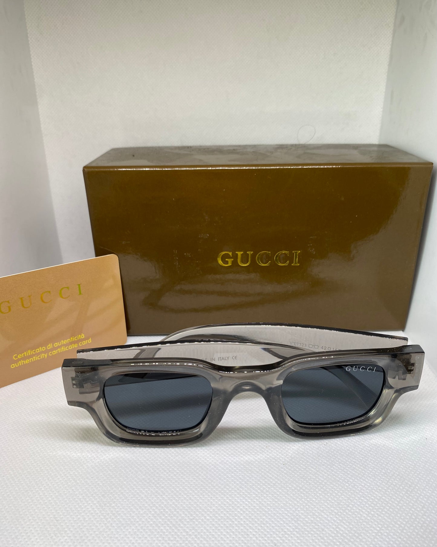 Gucci gris noir