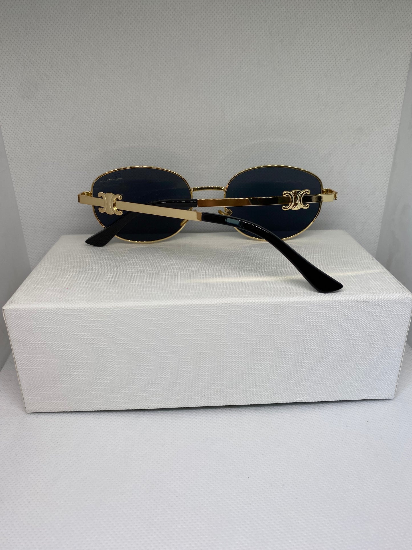 Céline noir dore fin