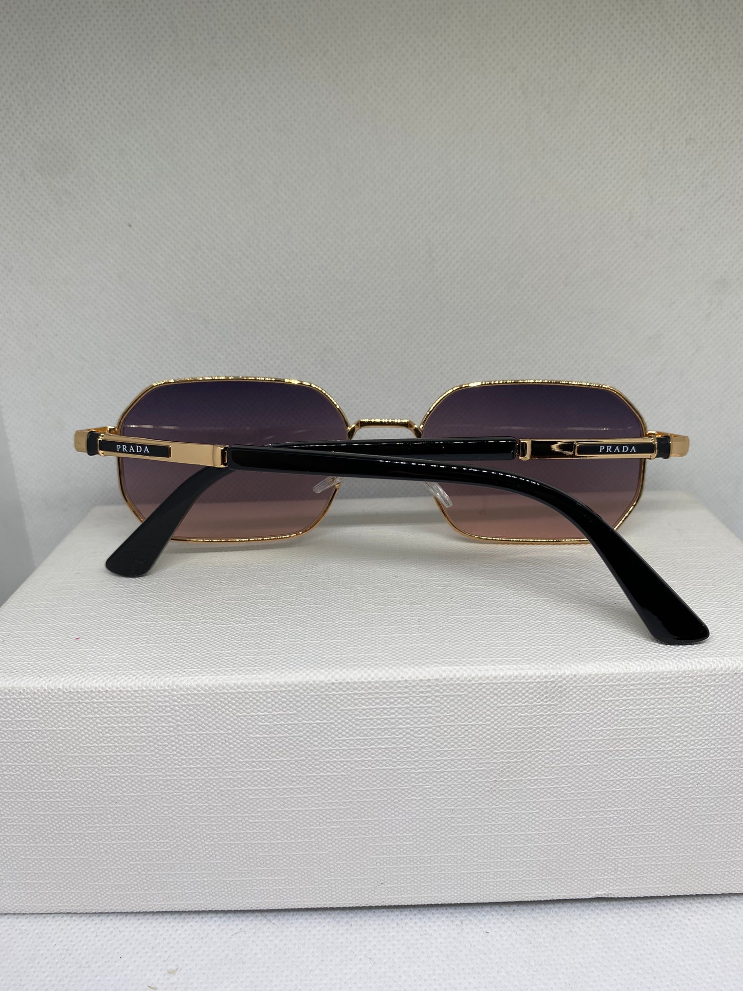 Prada marron dore