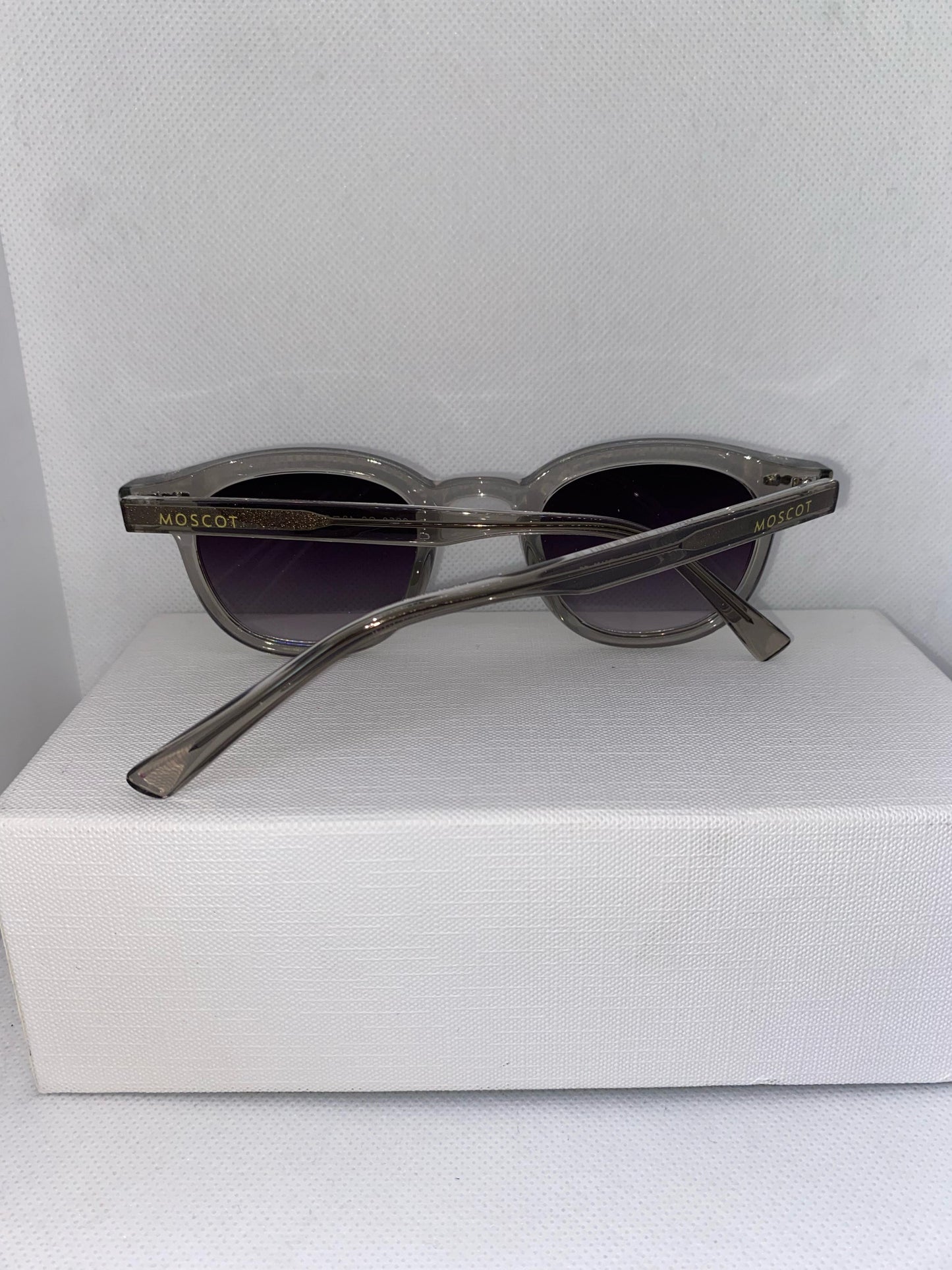 MOSCOT GRIS NOIR DEGRADÉ