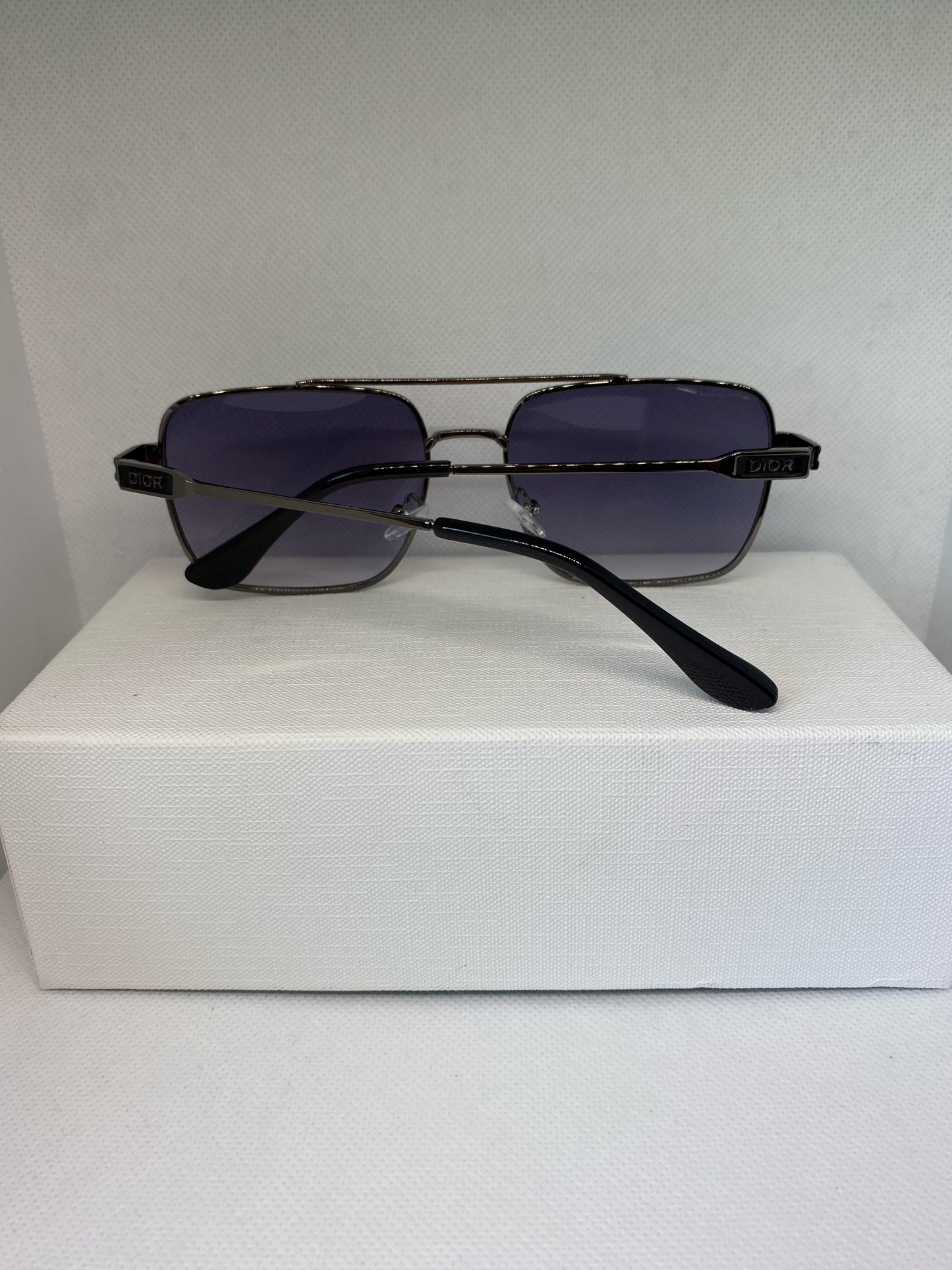 DIOR GRIS