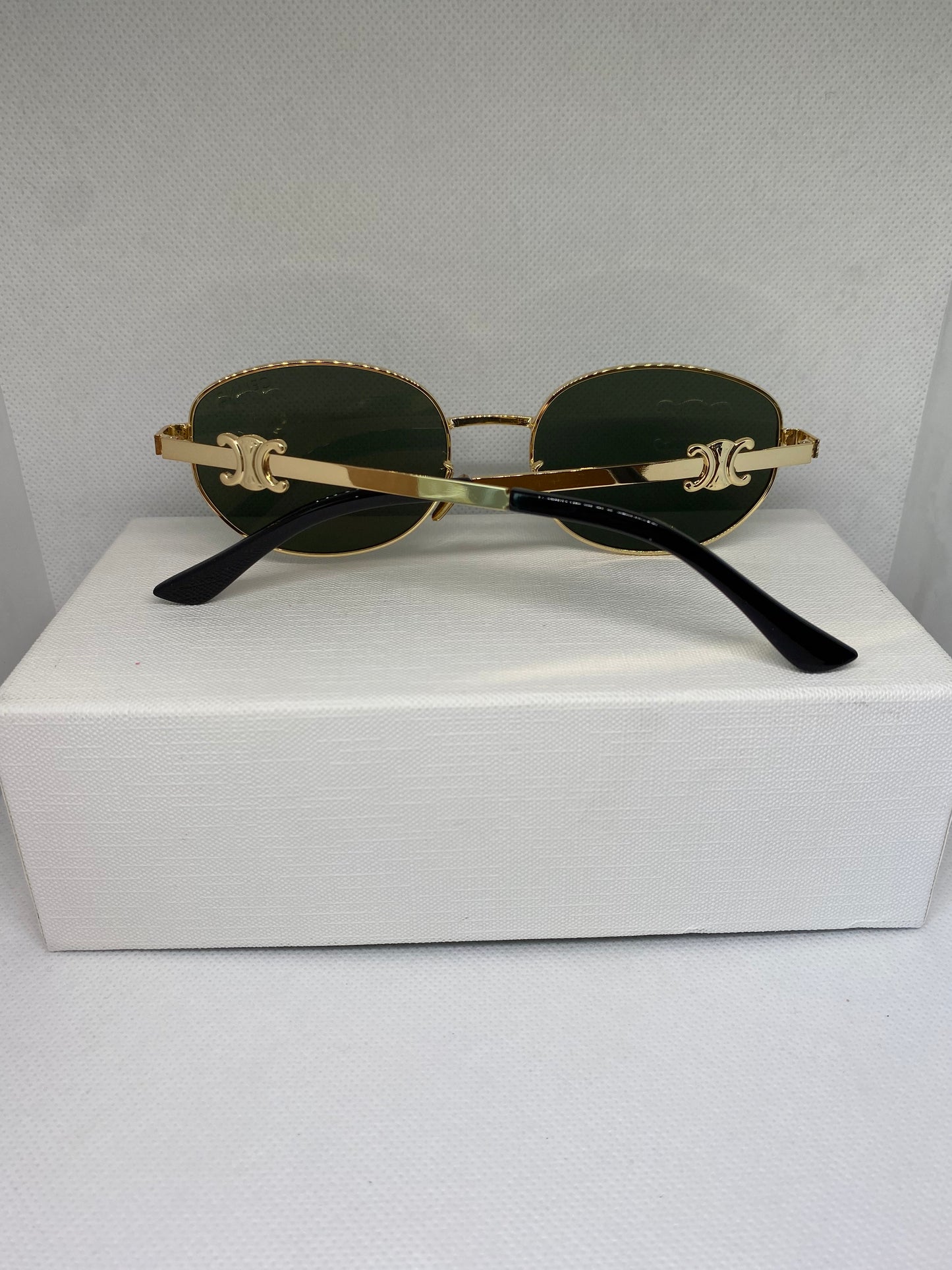 Céline vert dore fin