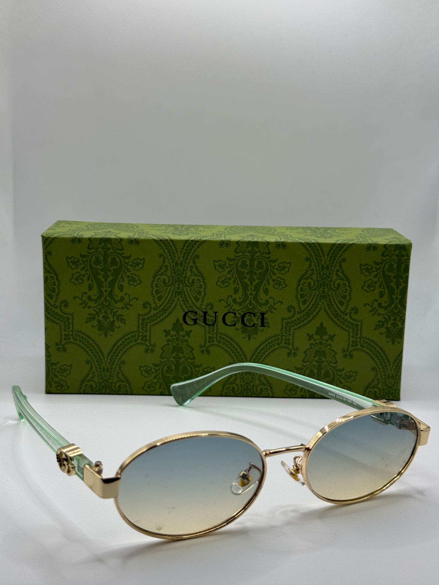 Gucci C469