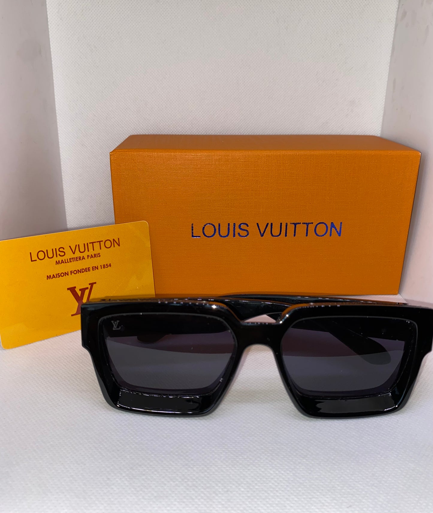 LV millionaire noir