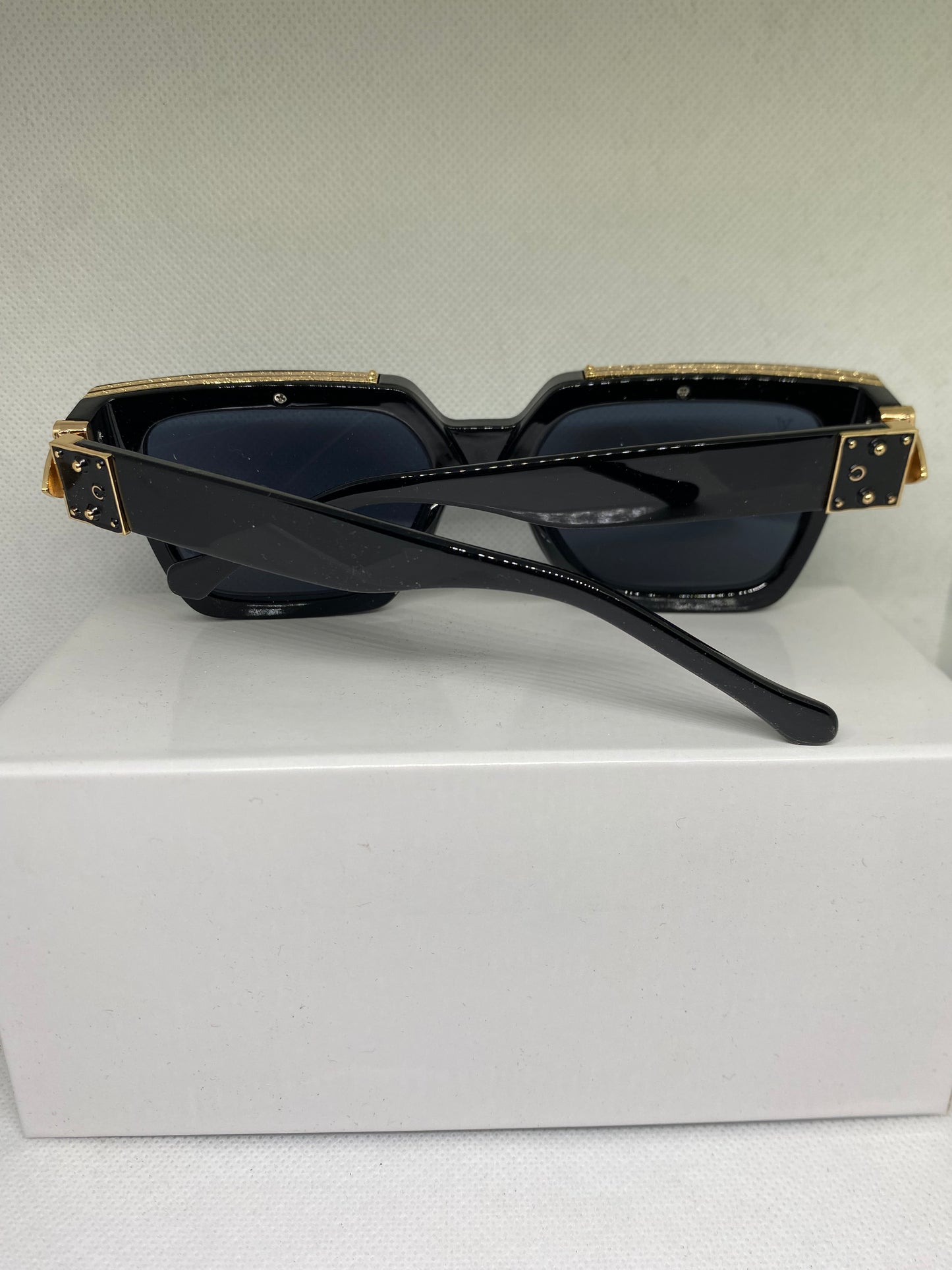 LV millionaire noir