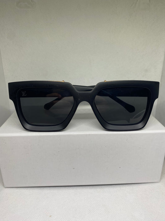 LV noir mate