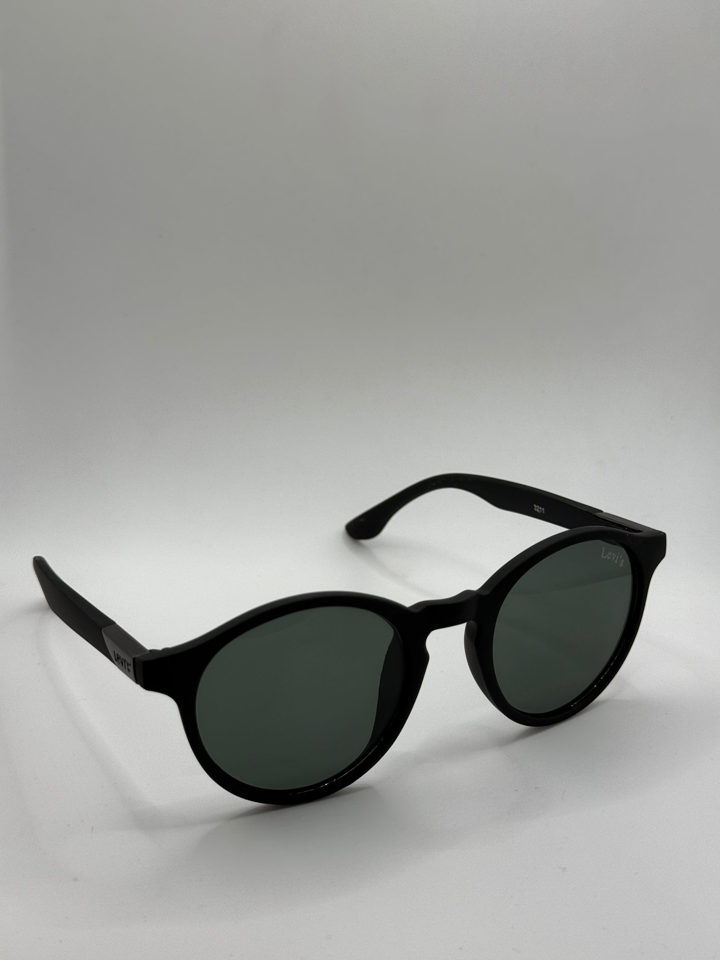 Levi’s matte black medical