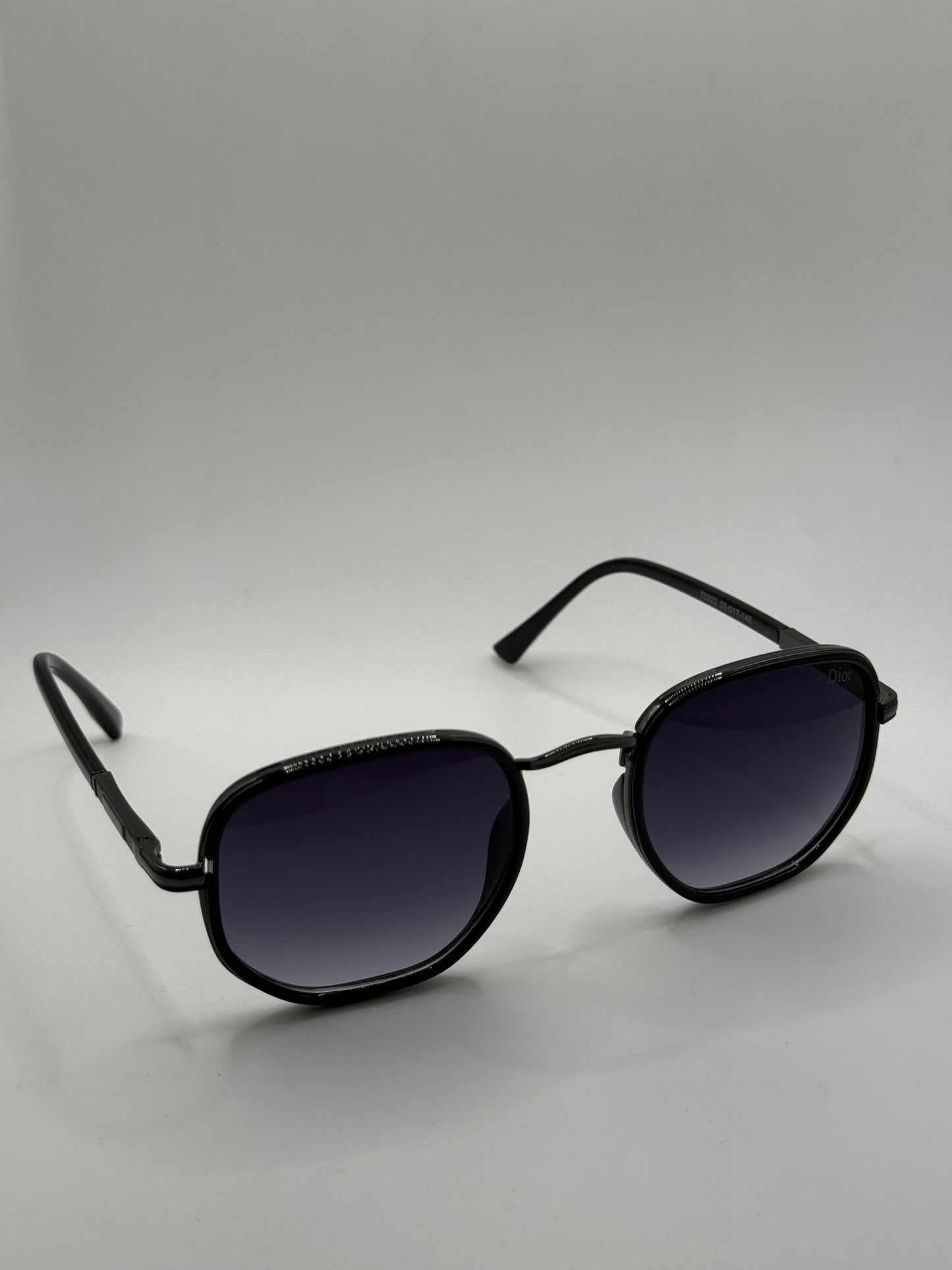 Dior black T0922