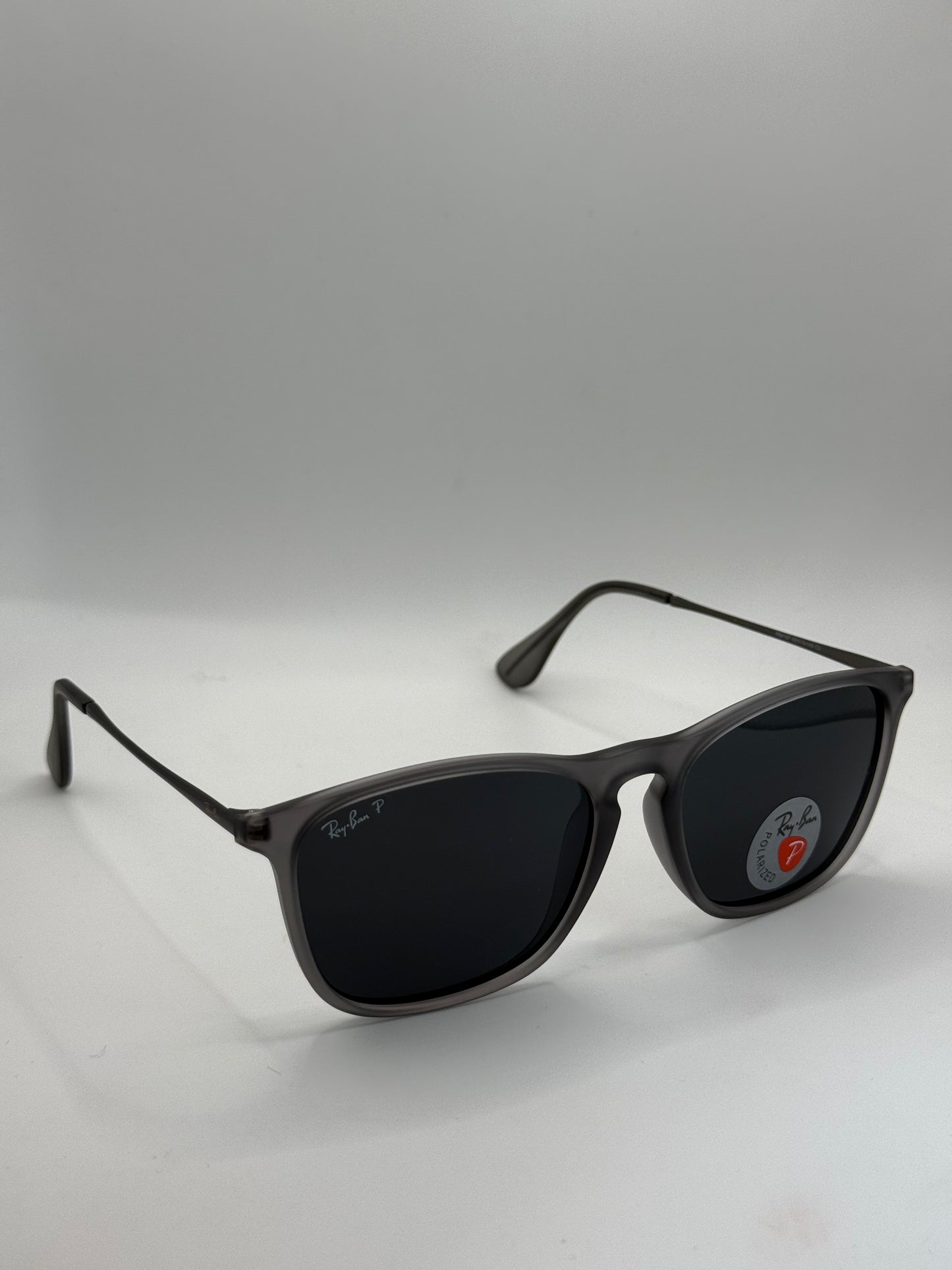 Rayban Polarised matte gris 4187